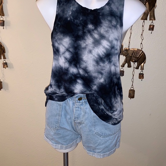 Pants - Vintage High Waisted cuffed Shorts